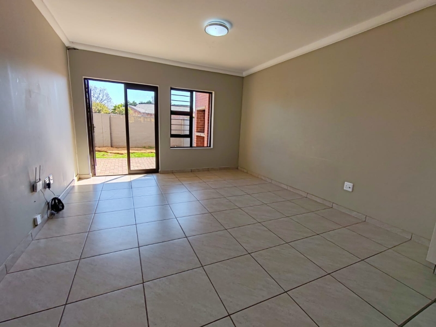 2 Bedroom Property for Sale in Grimbeeck Park North West